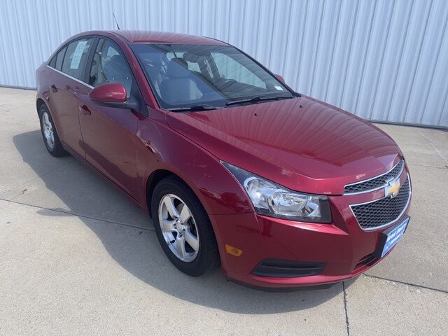 2014 Chevrolet Cruze photo 2