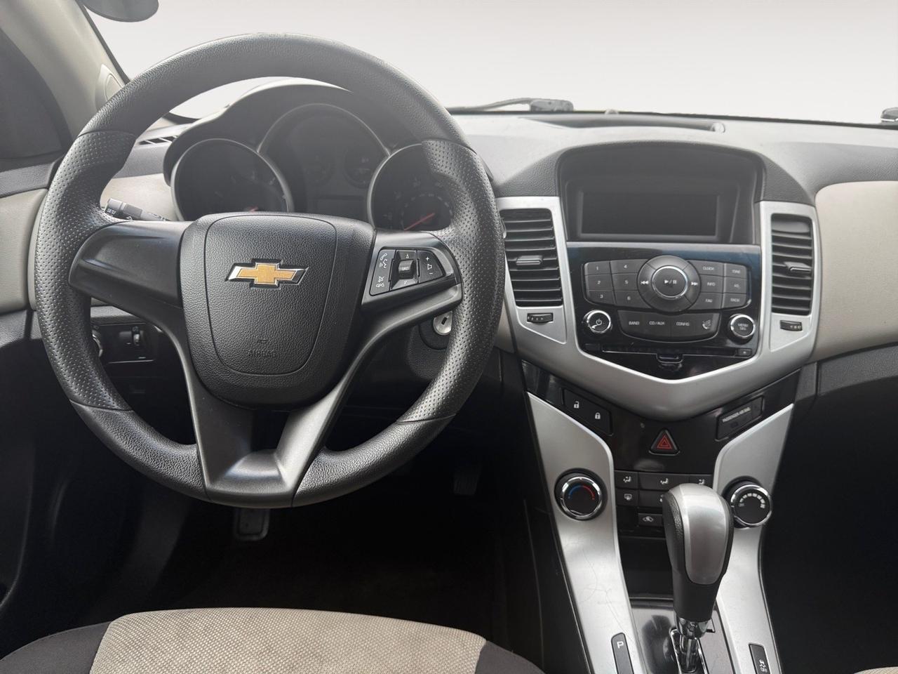 2014 Chevrolet Cruze LS, BLUETOOTH, REMOTE KEYLESS ENTRY, AUX, STEERING WHEEL CONTROLS, POWER MIRRORS, SOLD AS IS - COME AND CHECK OUT THIS CHEVROLET CRUZE TODAY! Norfolk VA