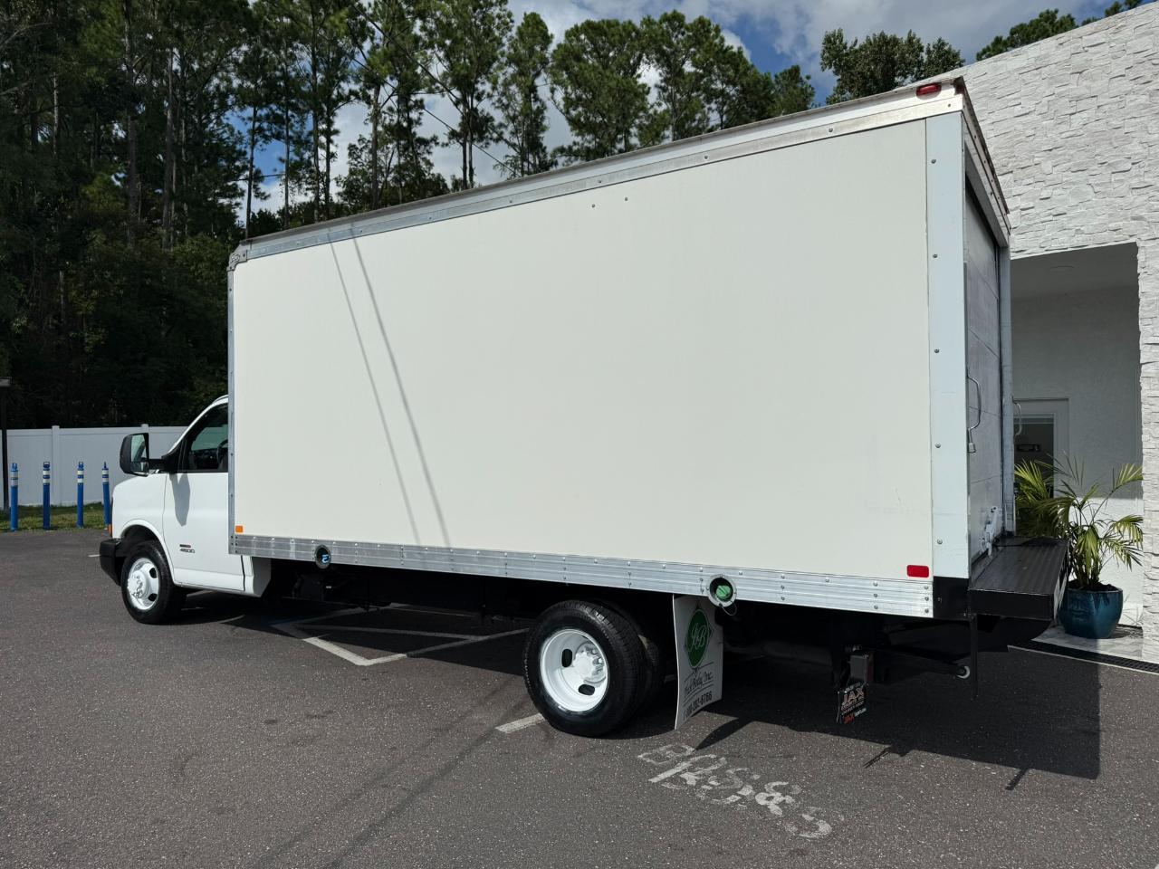 2014 Chevrolet Express Commercial Cutaway 4500 Van 177" Diesel