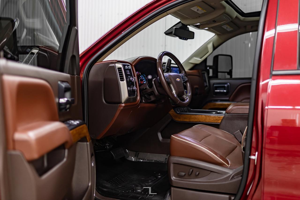 2014 Chevrolet Silverado 1500 4x4 Crew Cab High Country Leather Roof Nav BCam Red Deer AB