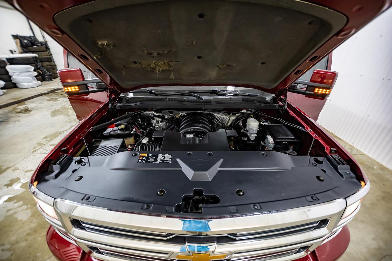 2014 Chevrolet Silverado 1500 4x4 Crew Cab High Country Leather Roof Nav BCam Red Deer AB