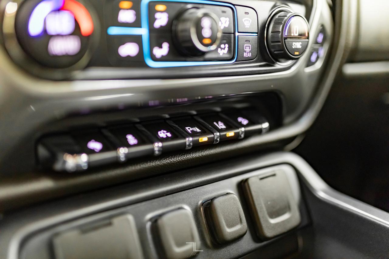 2014 Chevrolet Silverado 1500 4x4 Crew Cab LTZ Z71 Leather Roof Nav BCam Red Deer AB