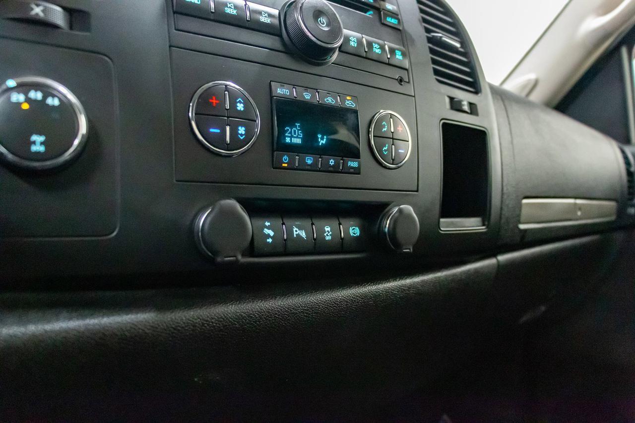 2014 Chevrolet Silverado 2500HD 4x4 Crew Cab LT Diesel Lift Wheels Red Deer AB