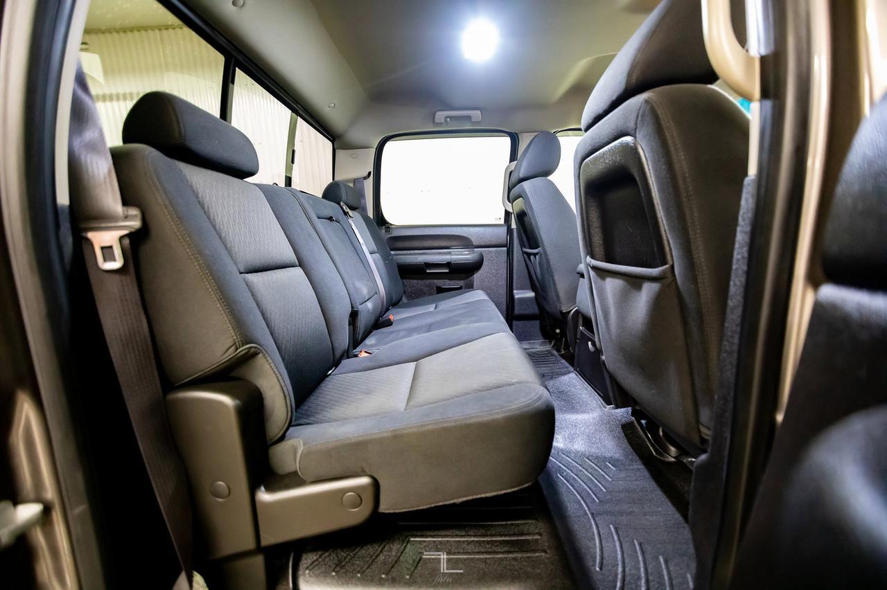 2014 Chevrolet Silverado 2500HD 4x4 Crew Cab LT Z71 Diesel Red Deer AB