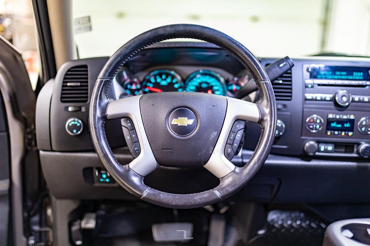 2014 Chevrolet Silverado 2500HD 4x4 Crew Cab LT Z71 Diesel Red Deer AB