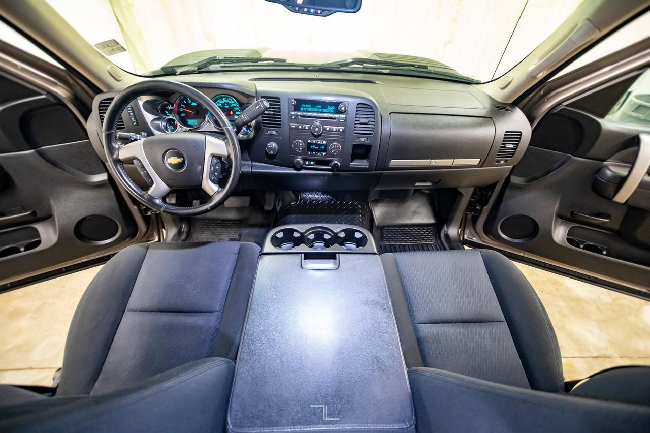 2014 Chevrolet Silverado 2500HD 4x4 Crew Cab LT Z71 Diesel Red Deer AB