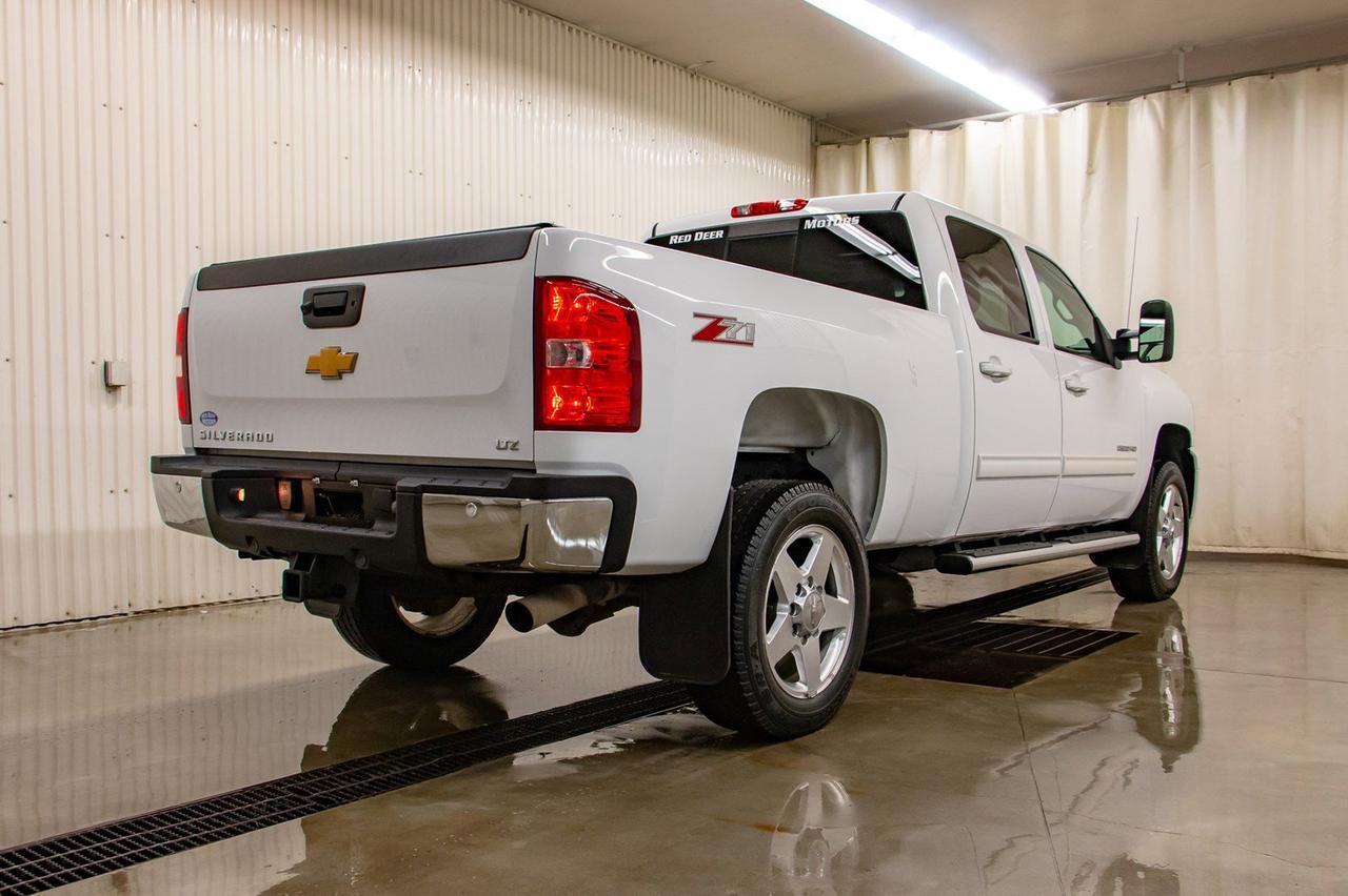 2014 Chevrolet Silverado 2500HD 4x4 Crew Cab LTZ Leather Roof Nav Red Deer AB