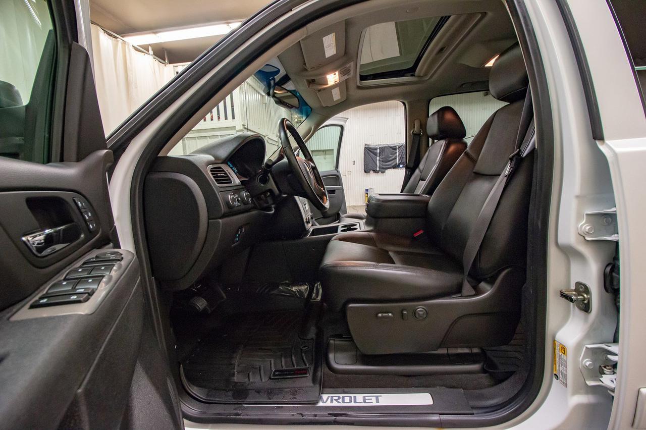 2014 Chevrolet Silverado 2500HD 4x4 Crew Cab LTZ Leather Roof Nav Red Deer AB