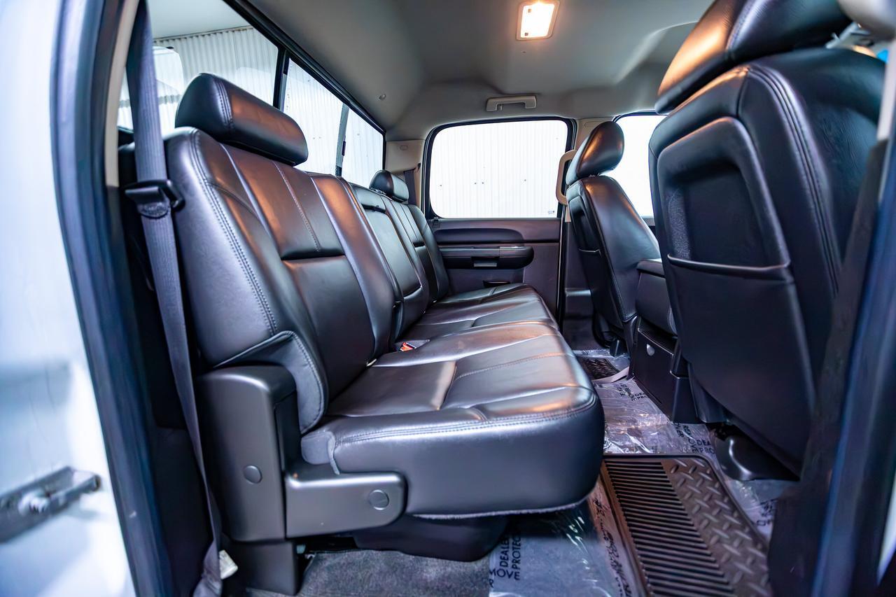 2014 Chevrolet Silverado 3500HD 4x4 Crew Cab LT Dually Diesel Leather Red Deer AB