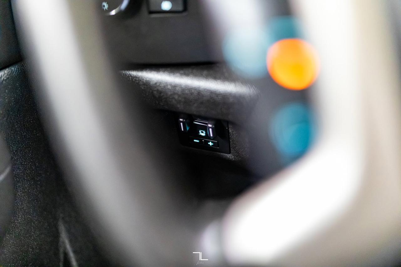 2014 Chevrolet Silverado 3500HD 4x4 Crew Cab LT Z71 Leather Roof Red Deer AB