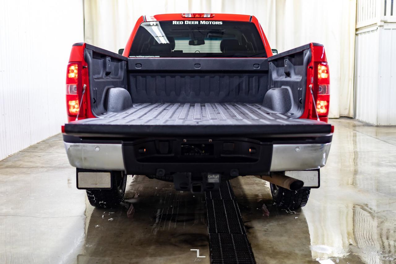 2014 Chevrolet Silverado 3500HD 4x4 Crew Cab LT Z71 Leather Roof Red Deer AB