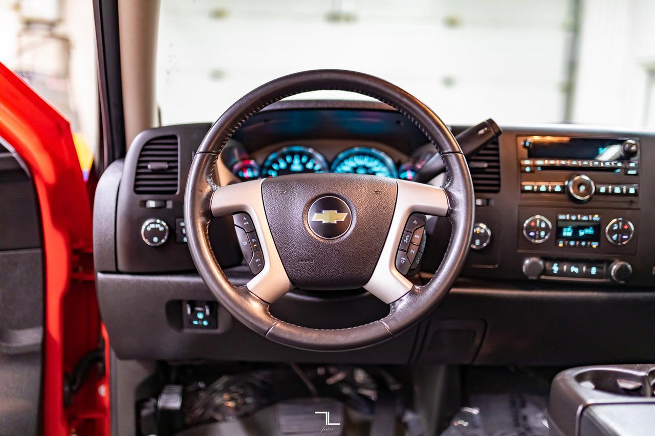 2014 Chevrolet Silverado 3500HD 4x4 Crew Cab LT Z71 Leather Roof Red Deer AB