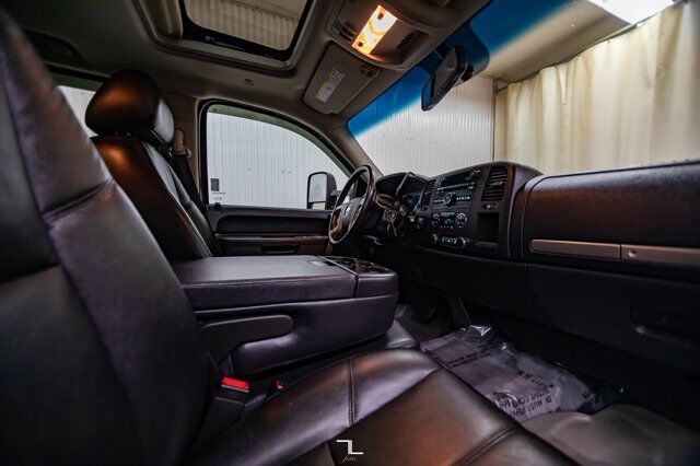 2014 Chevrolet Silverado 3500HD 4x4 Crew Cab LT Z71 Leather Roof Red Deer AB