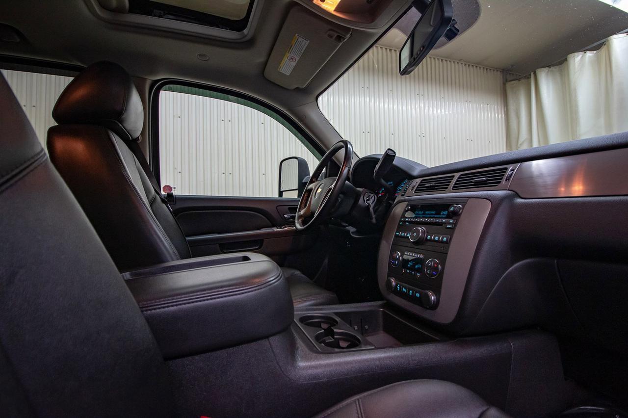 2014 Chevrolet Silverado 3500HD 4x4 Crew Cab LTZ Diesel 6&quot; Lift Wheels Red Deer AB