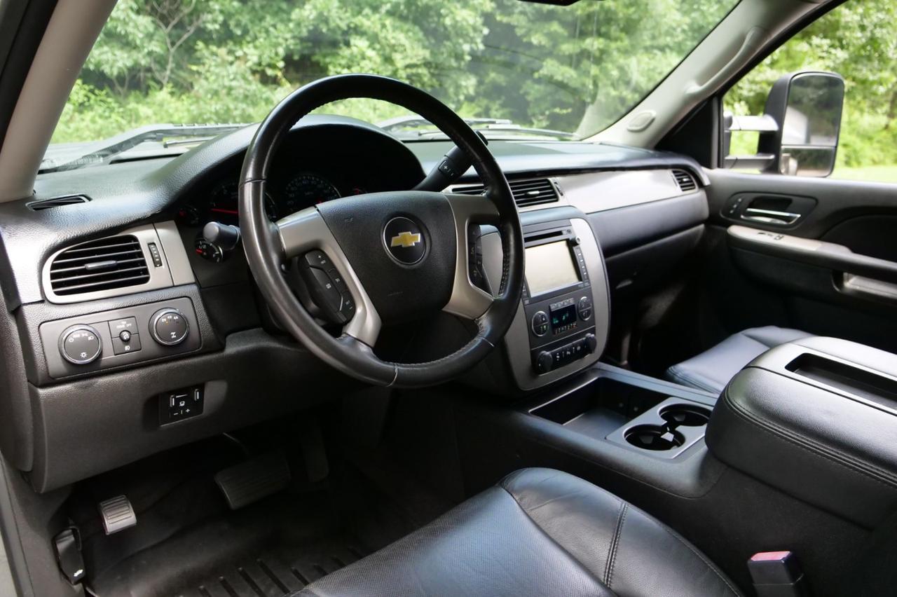 2014 Chevrolet Silverado 3500HD LTZ DRW 4X4 / Wheels & Tires Upgrade / Turbo Diesel! Lincolnton NC