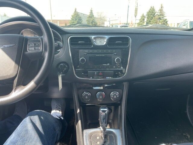 2014 Chrysler 200 LX Cleveland OH