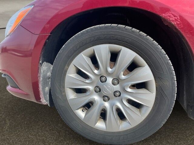 2014 Chrysler 200 LX Cleveland OH