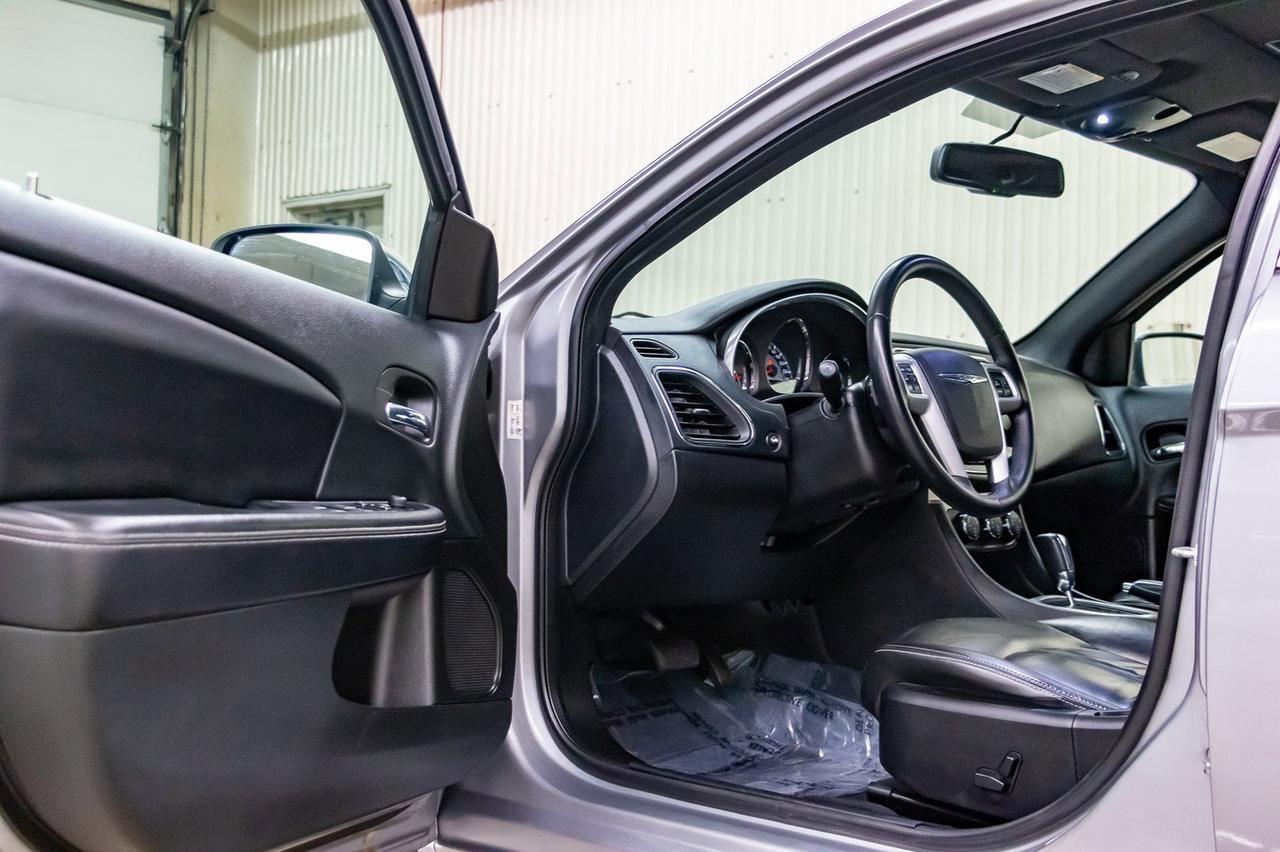 2014 Chrysler 200 Limited Red Deer AB