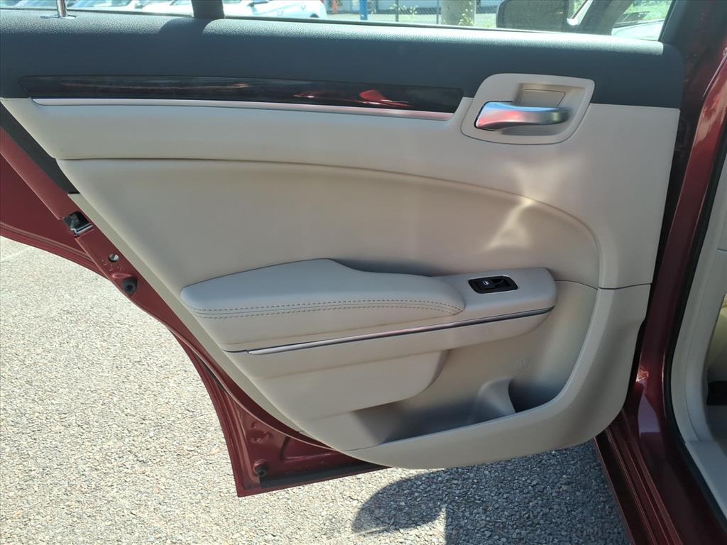 2014 Chrysler 300 Levittown PA