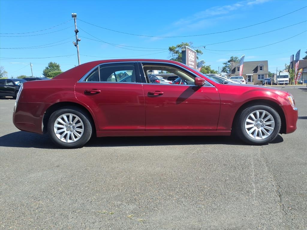 2014 Chrysler 300 Levittown PA