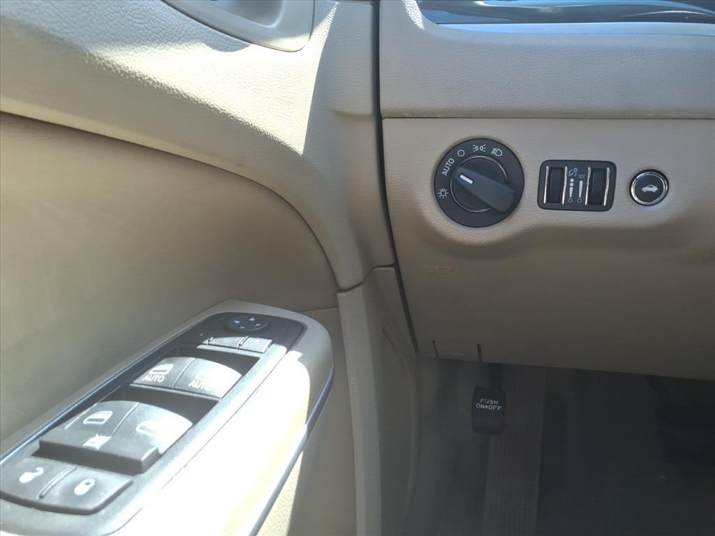 2014 Chrysler 300 Levittown PA