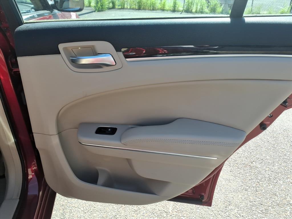 2014 Chrysler 300 Levittown PA