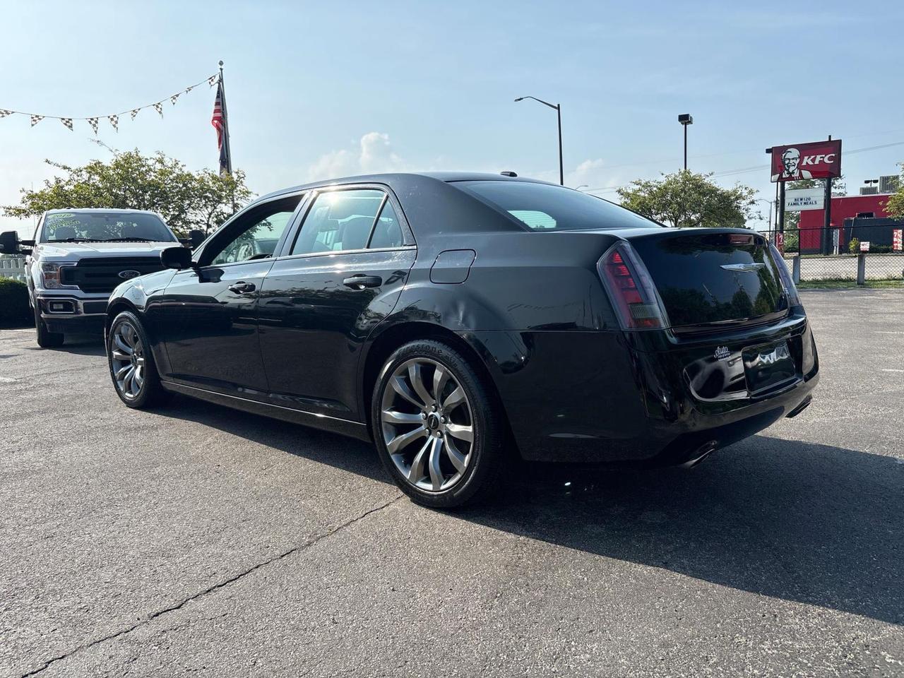 2014 Chrysler 300 4dr Sdn 300S RWD Indianapolis IN