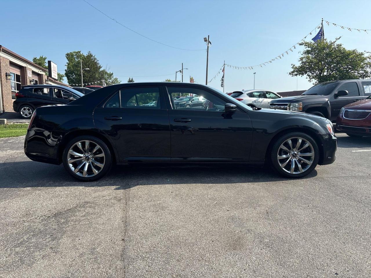 2014 Chrysler 300 4dr Sdn 300S RWD Indianapolis IN