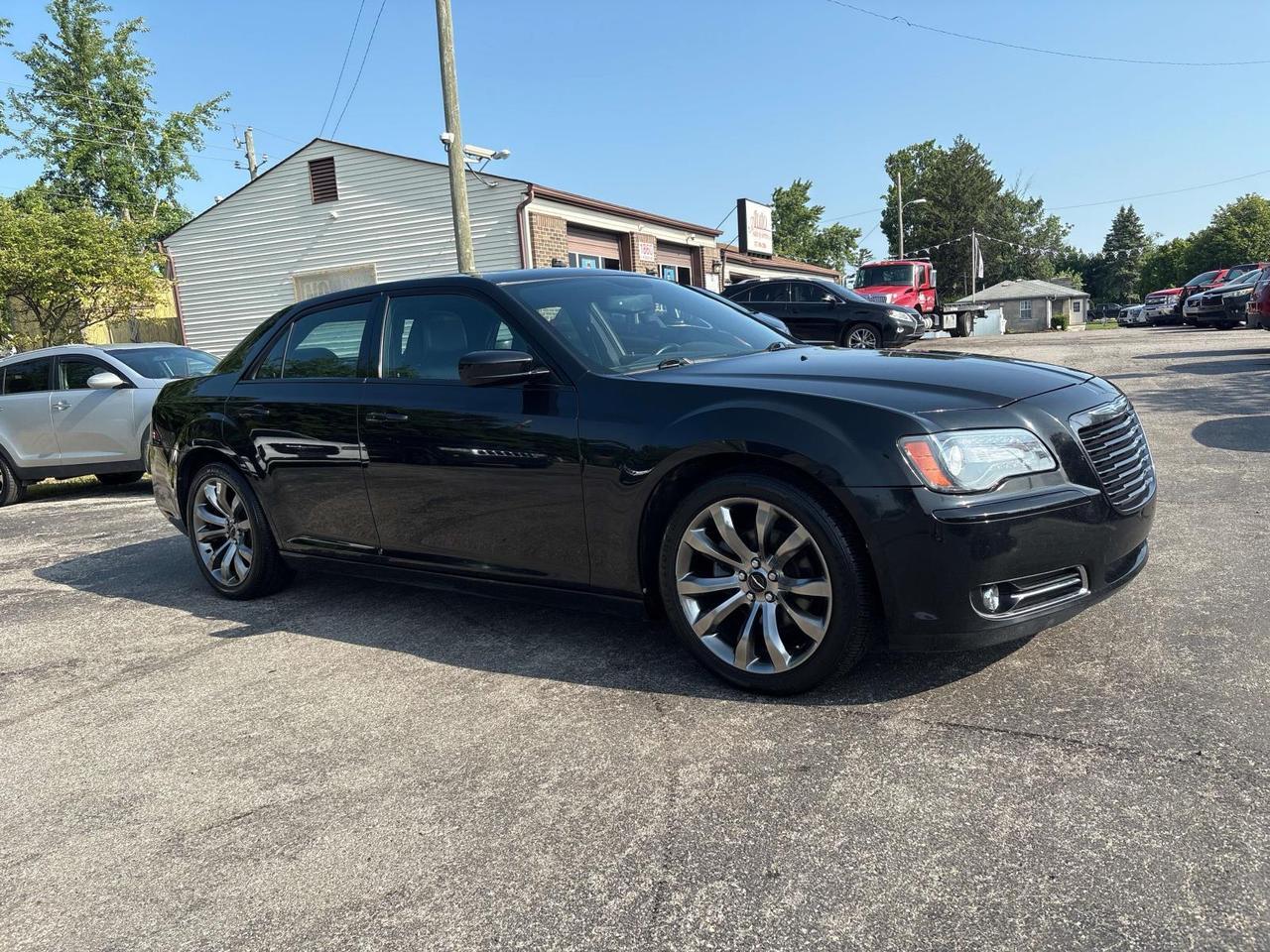 2014 Chrysler 300 4dr Sdn 300S RWD Indianapolis IN