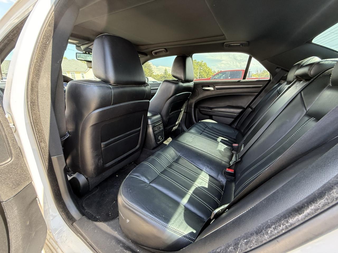2014 Chrysler 300 S Crestwood KY