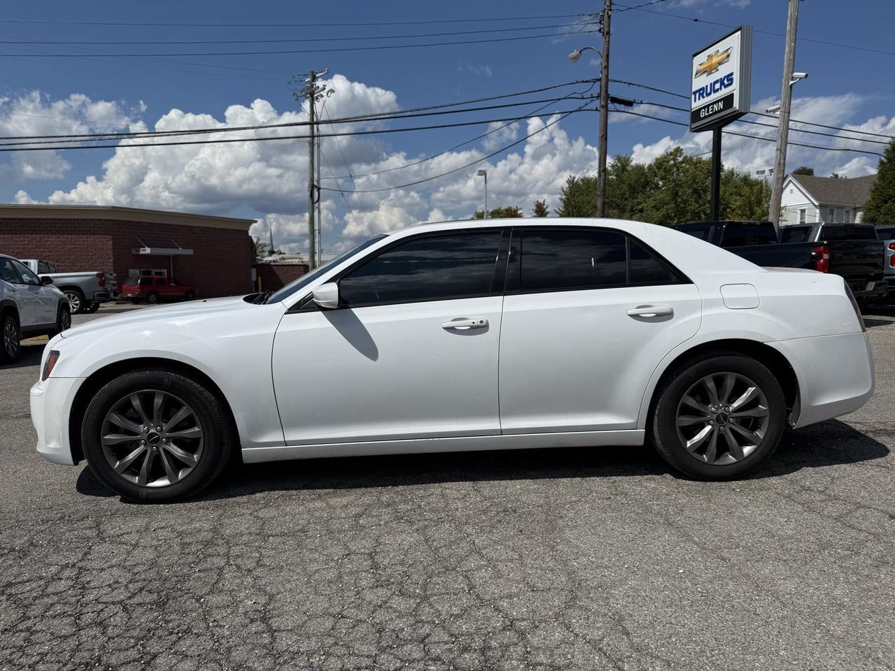 2014 Chrysler 300 S Crestwood KY