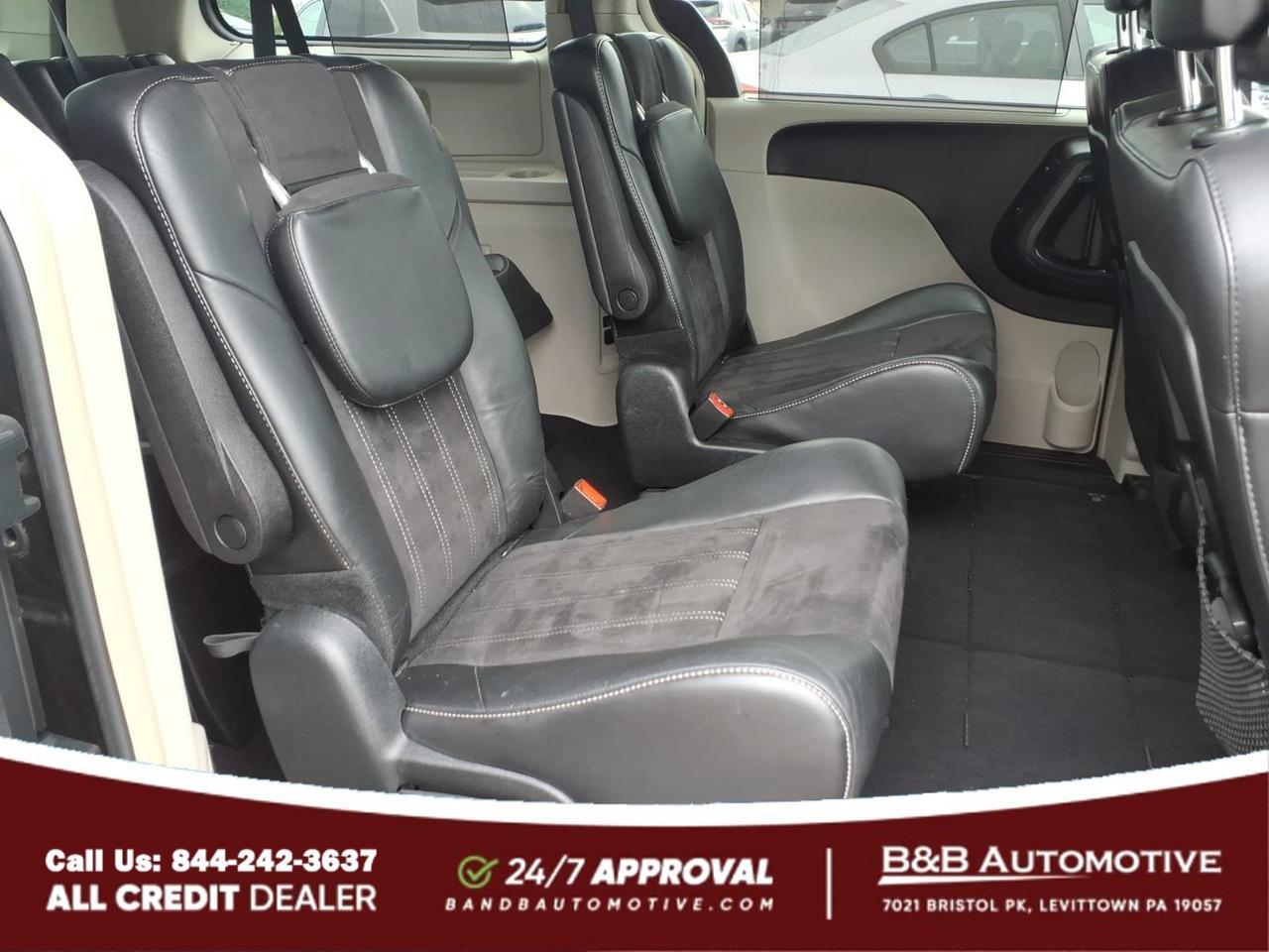 2014 Chrysler Town and Country Levittown PA