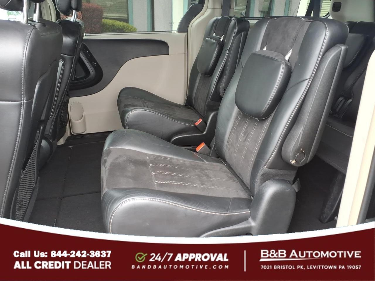 2014 Chrysler Town and Country Levittown PA