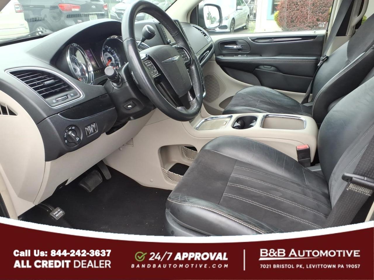 2014 Chrysler Town and Country Levittown PA