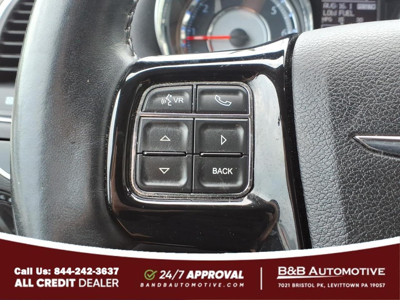 2014 Chrysler Town and Country Levittown PA