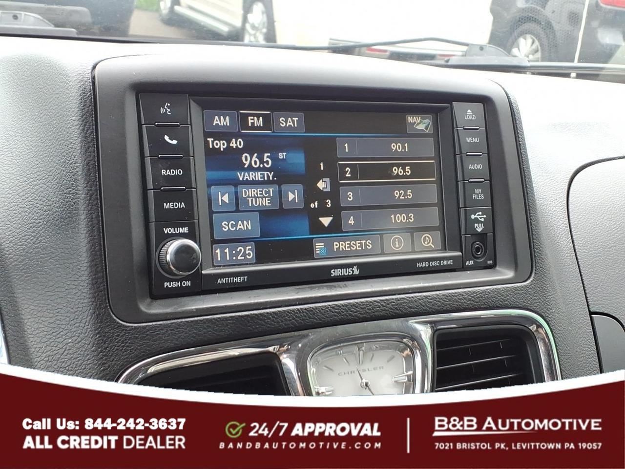 2014 Chrysler Town and Country Levittown PA
