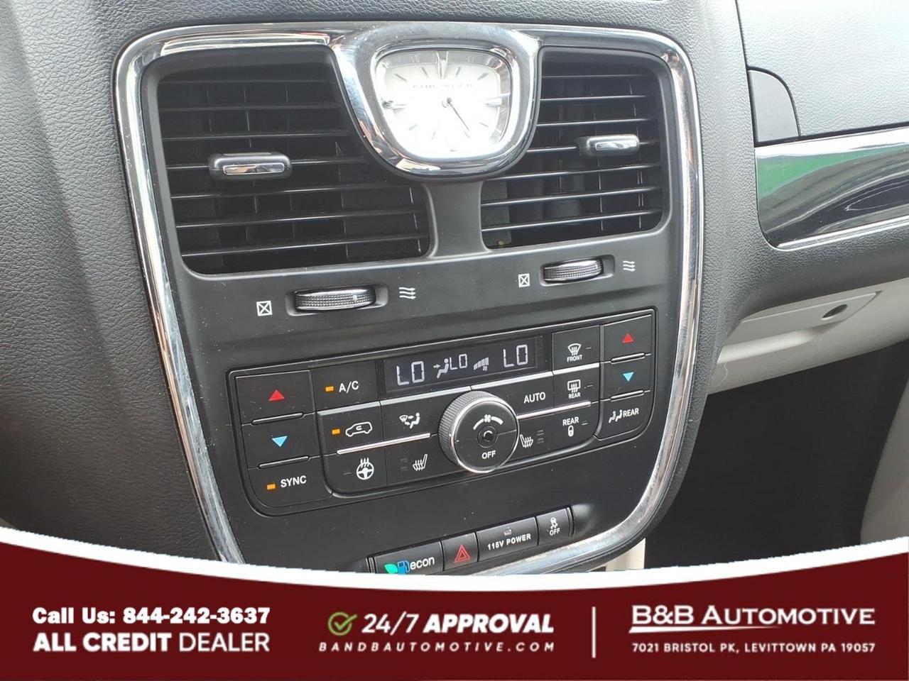 2014 Chrysler Town and Country Levittown PA