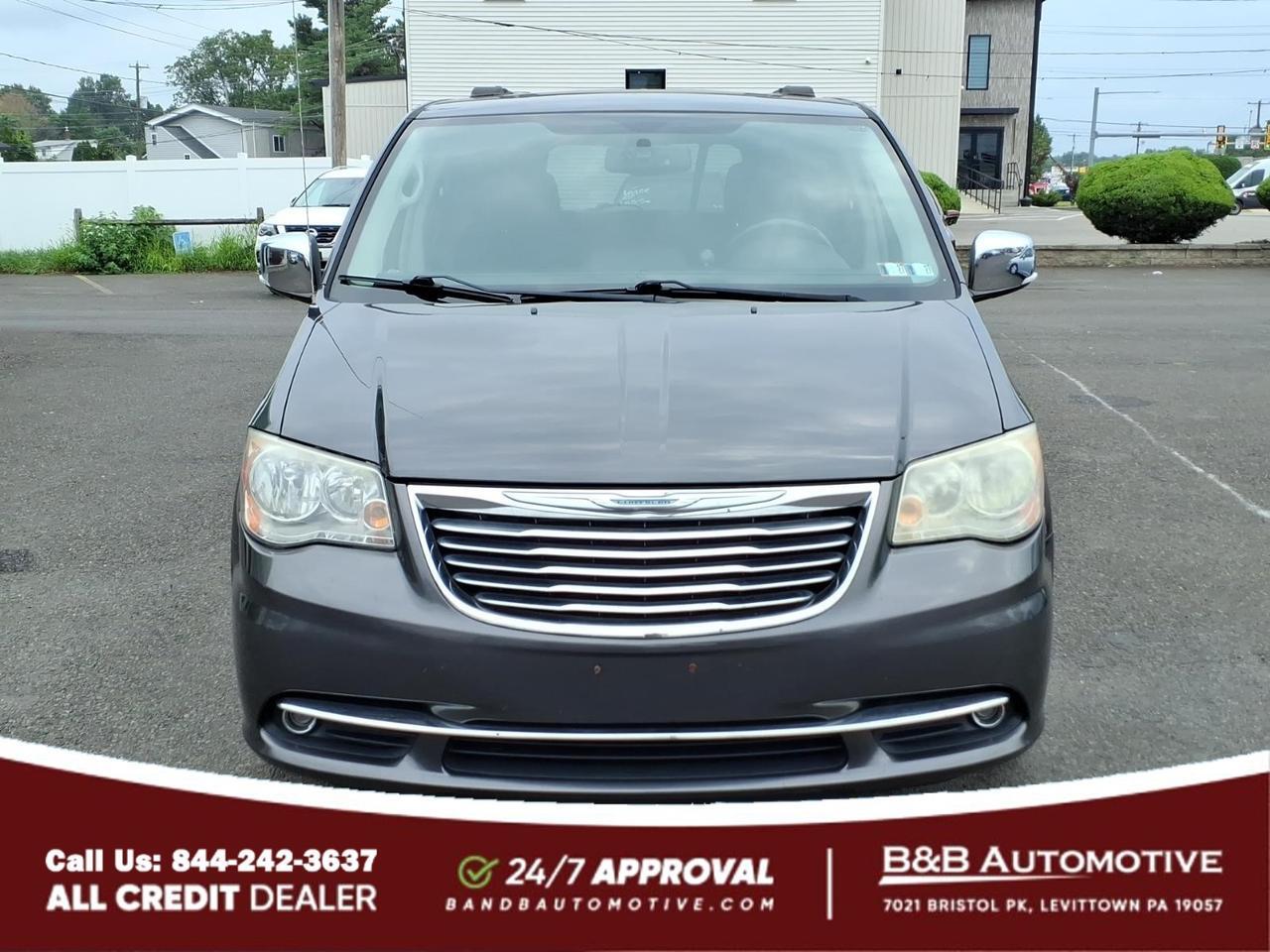 2014 Chrysler Town and Country Levittown PA