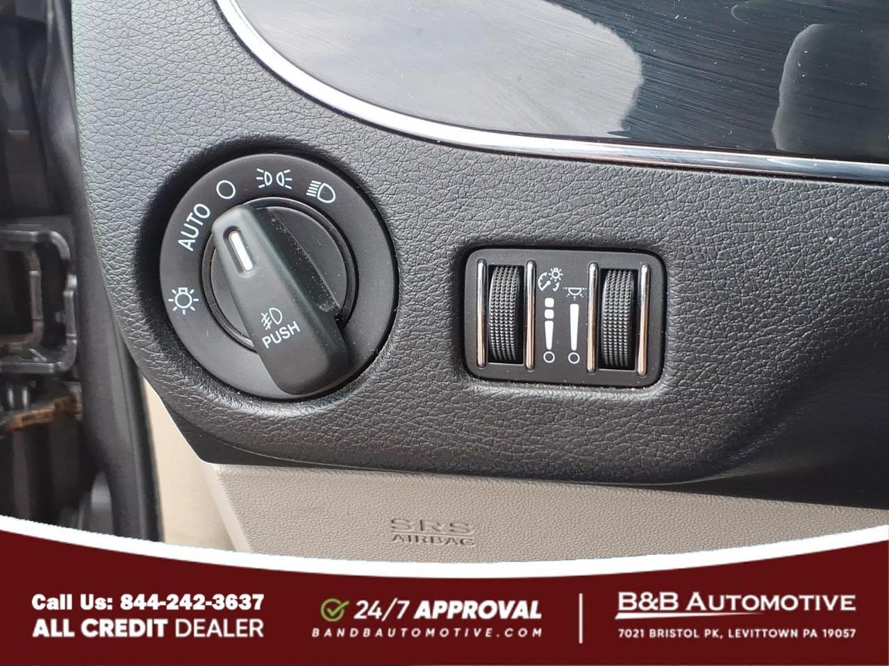 2014 Chrysler Town and Country Levittown PA