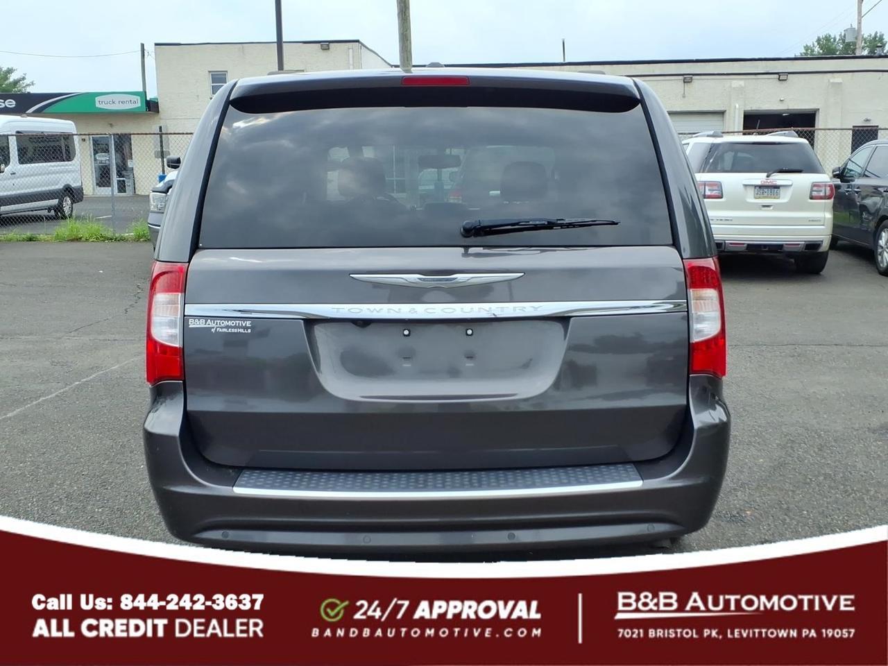 2014 Chrysler Town and Country Levittown PA