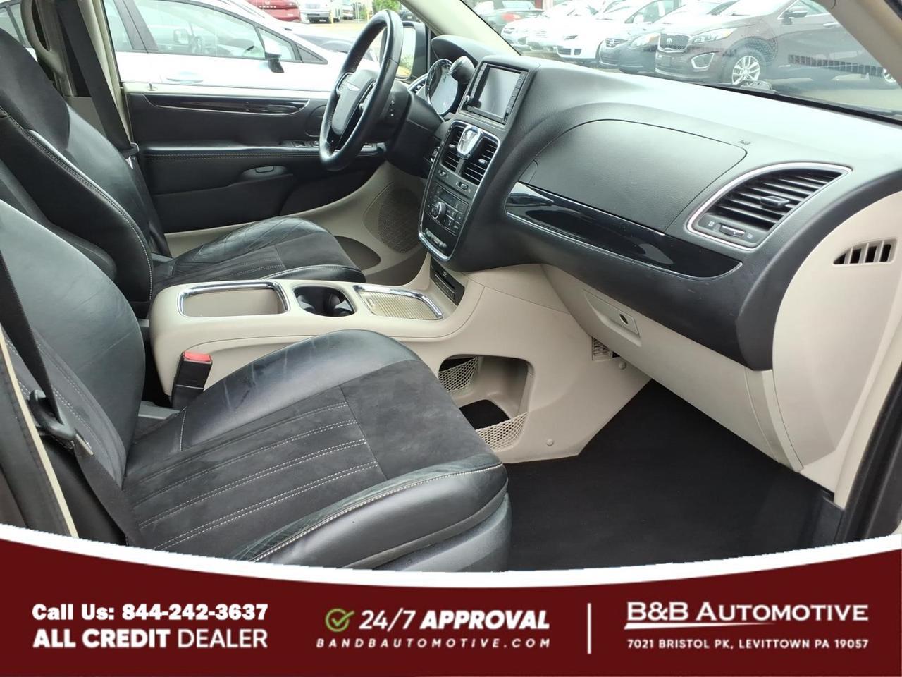 2014 Chrysler Town and Country Levittown PA