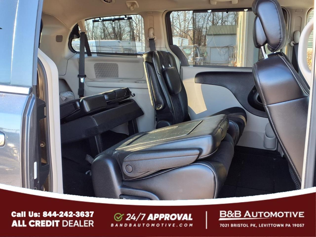 2014 Chrysler Town and Country Levittown PA