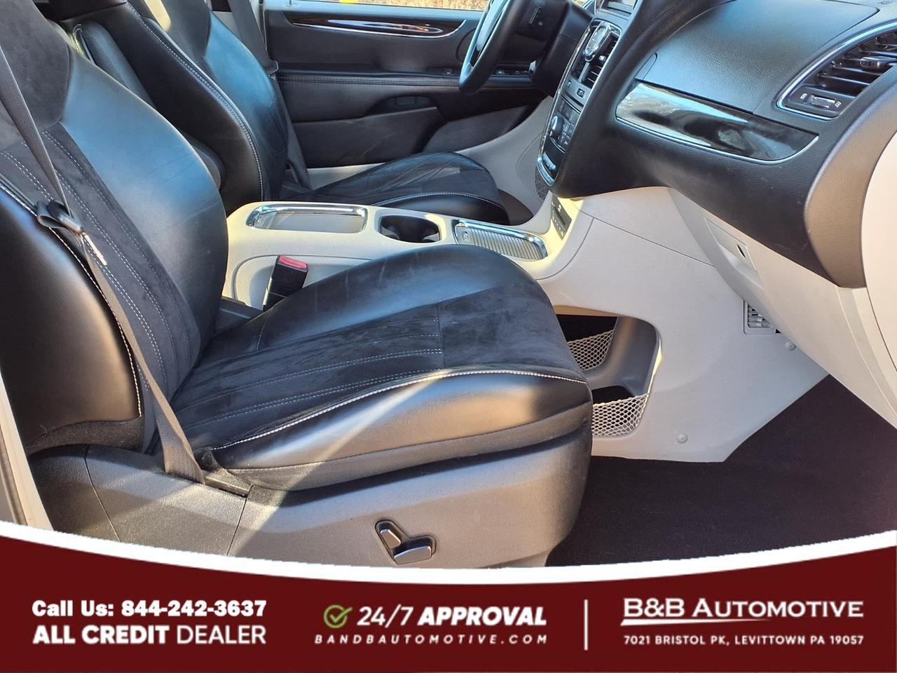 2014 Chrysler Town and Country Levittown PA