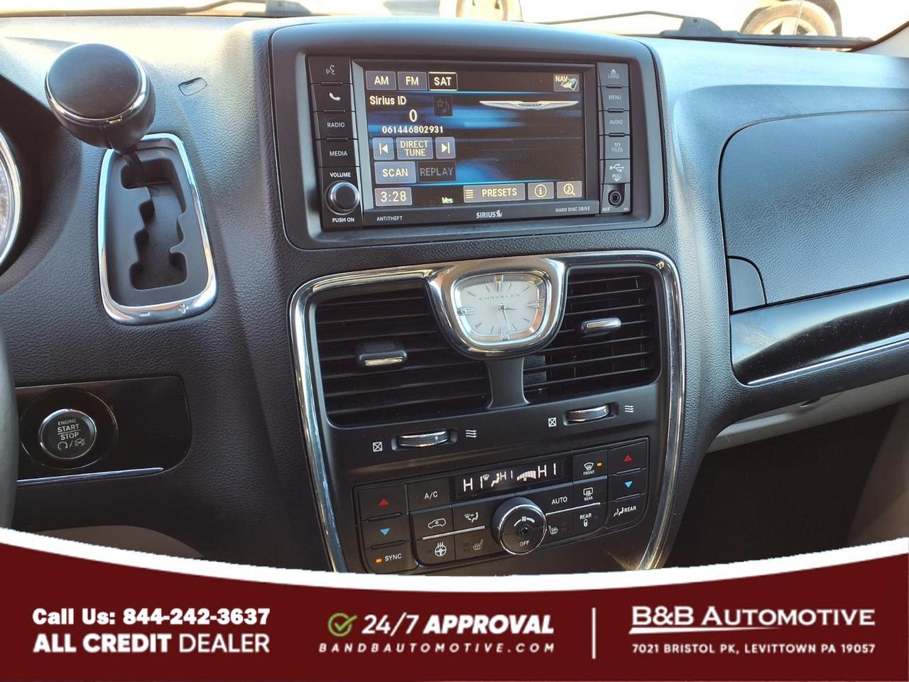2014 Chrysler Town and Country Levittown PA