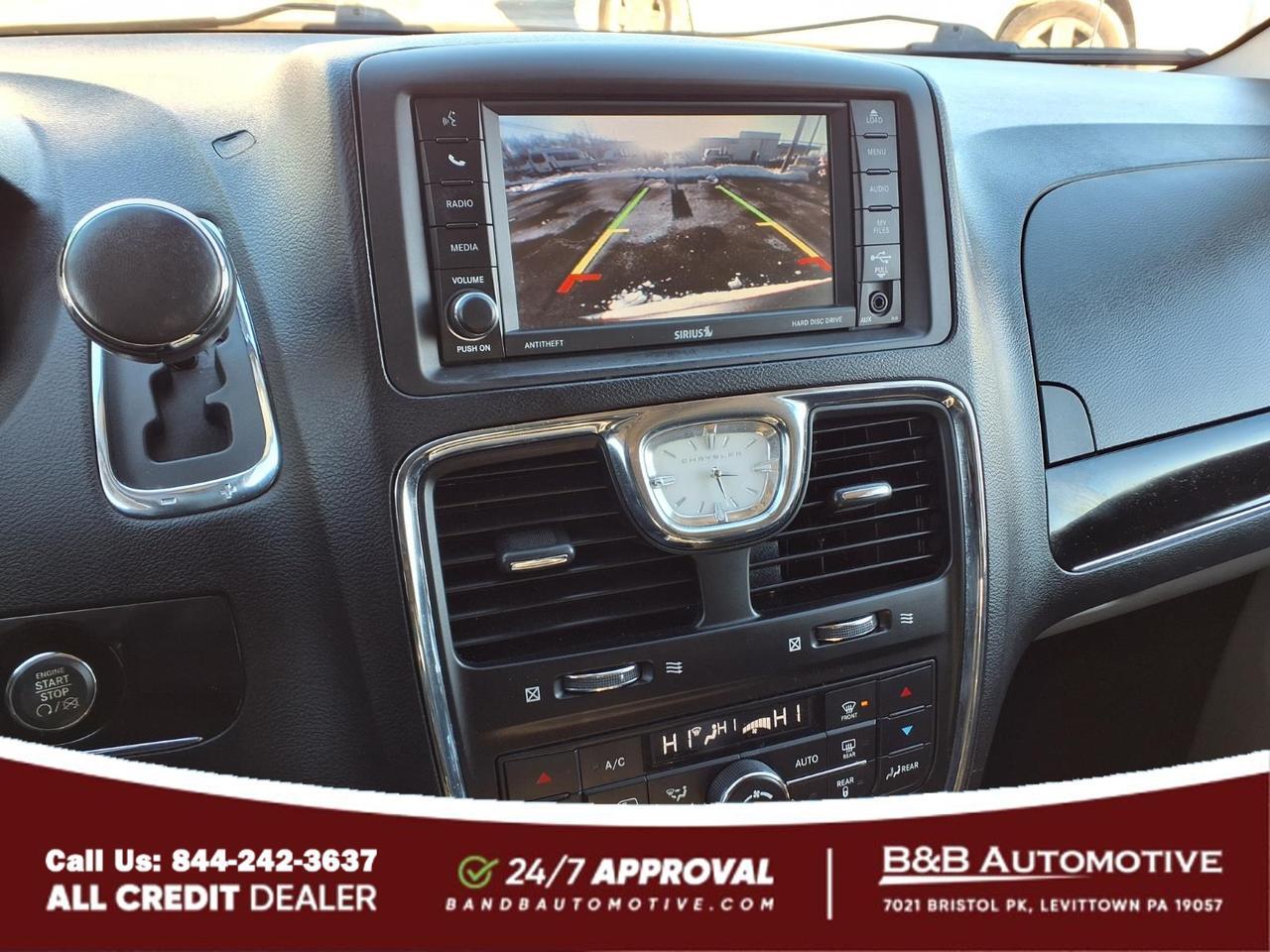 2014 Chrysler Town and Country Levittown PA