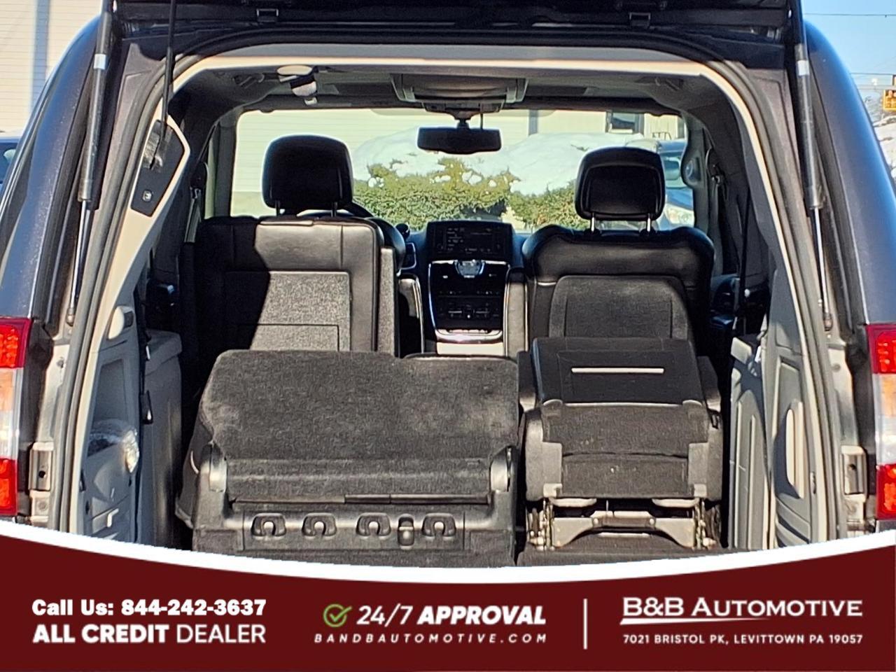 2014 Chrysler Town and Country Levittown PA