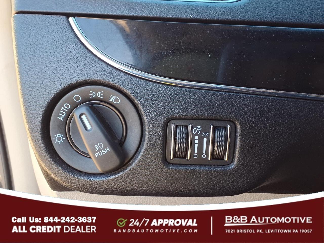 2014 Chrysler Town and Country Levittown PA