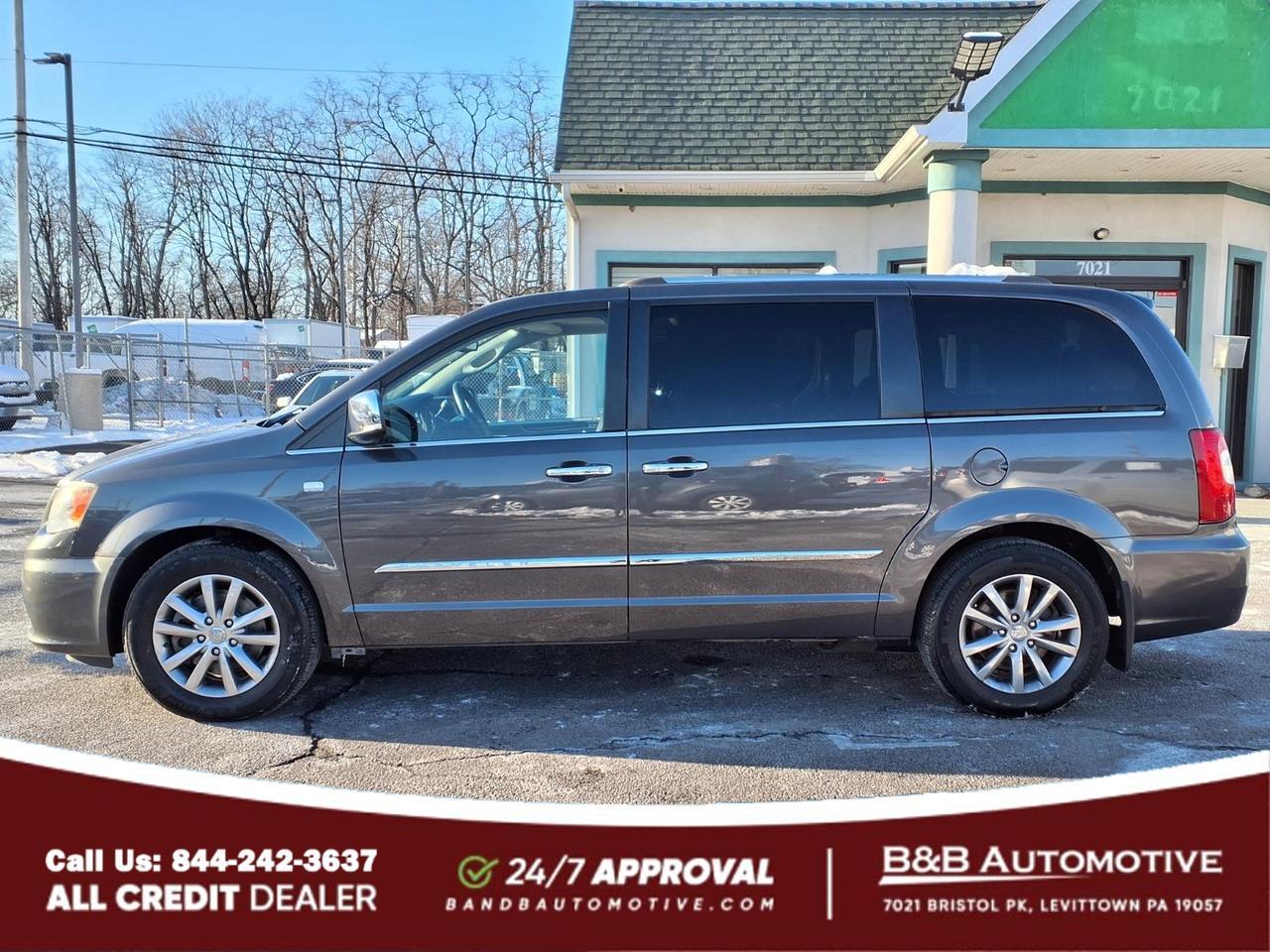 2014 Chrysler Town and Country Levittown PA