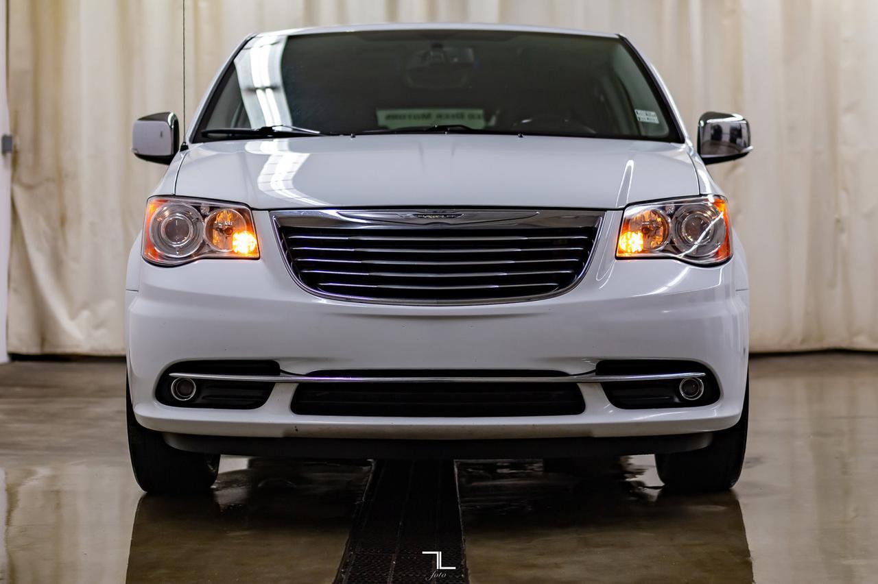 2014 Chrysler Town & Country Limited Leather Roof Nav TV Red Deer AB