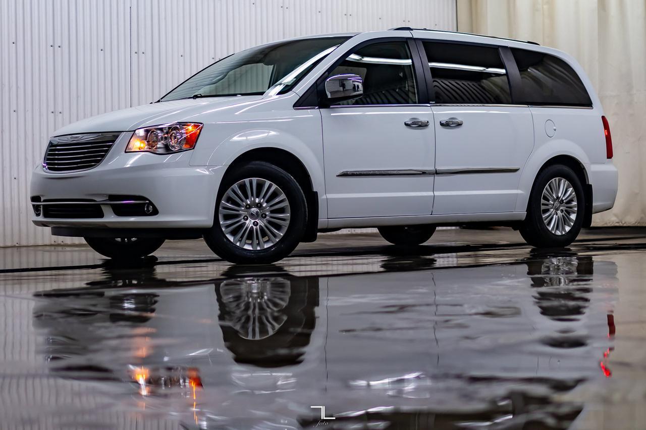 2014 Chrysler Town & Country Limited Leather Roof Nav TV Red Deer AB